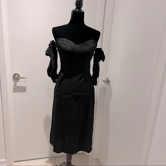 Nastygal black linen style dress with off the shoulder elastic puff sleeves - Picture 3 of 8